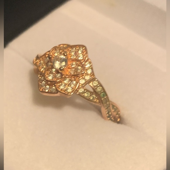 ❤️TRULY STUNNING ROSE GOLD RING WITH AAA+ ZIRCONIAS IN SIZE 8.5❤️ - Picture 3 of 6